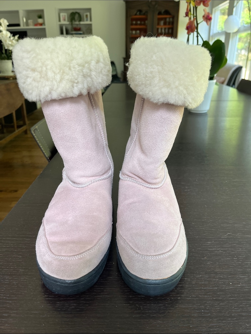 Women’s Chooka Pink Suede and Shearling boots Size 8